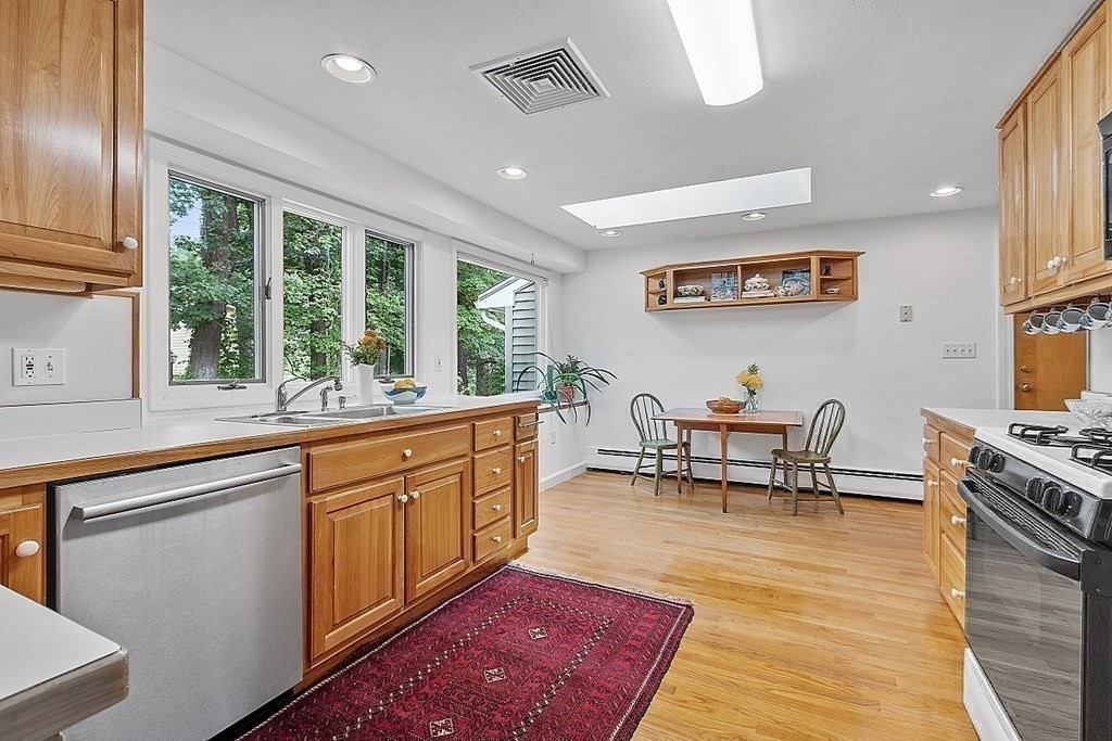 133 Hidden Road Andover, MA 01810 - Photo 16 of 37