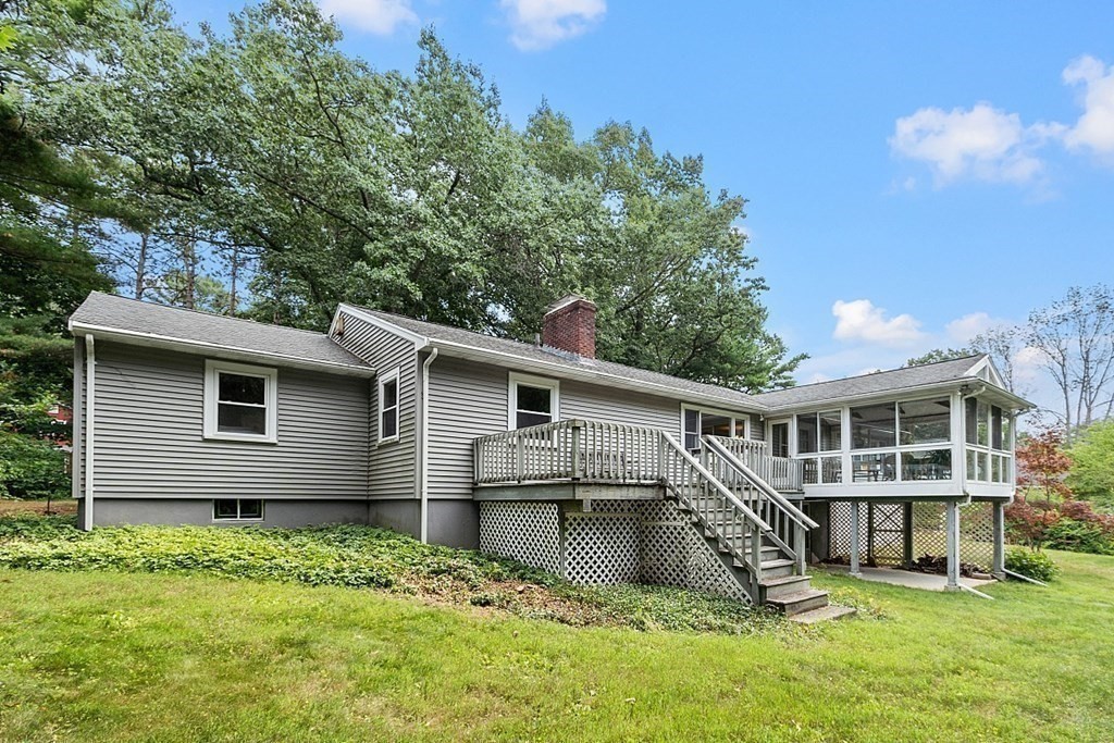 133 Hidden Road Andover, MA 01810 - Photo 4 of 37