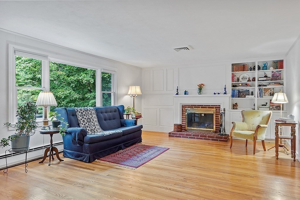 133 Hidden Road Andover, MA 01810 - Photo 10 of 37