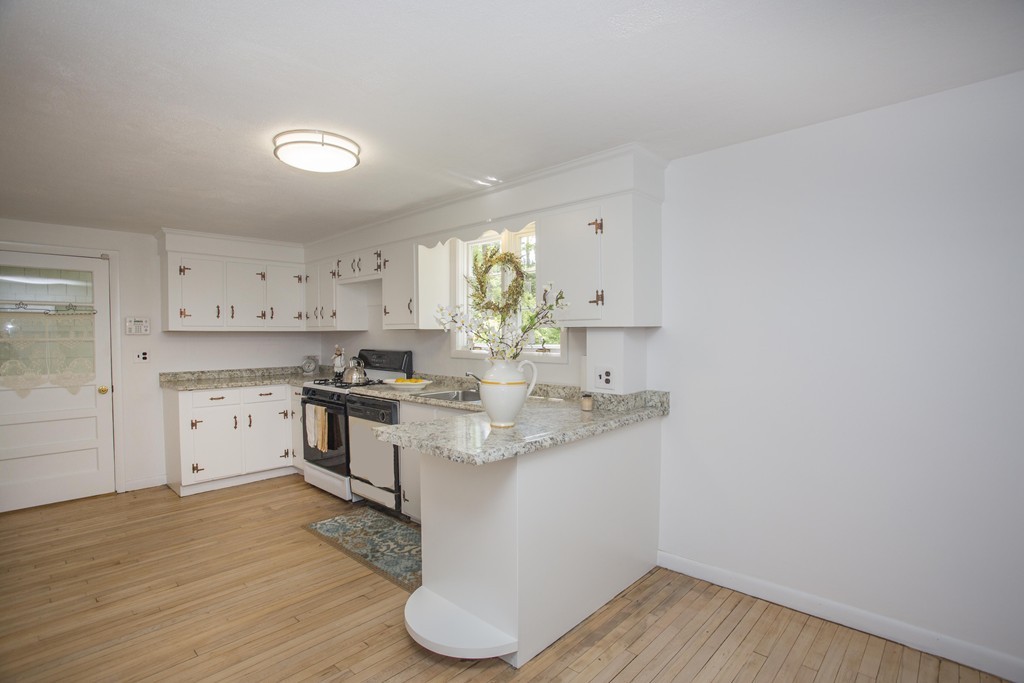 95 Baker Road Raynham, MA 02767 - Photo 7 of 29 Gallery Image 7