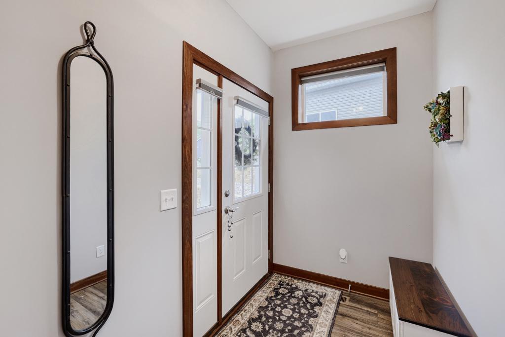 8051 Winfield Road Rockford, MN 55373 - Photo 4 of 29