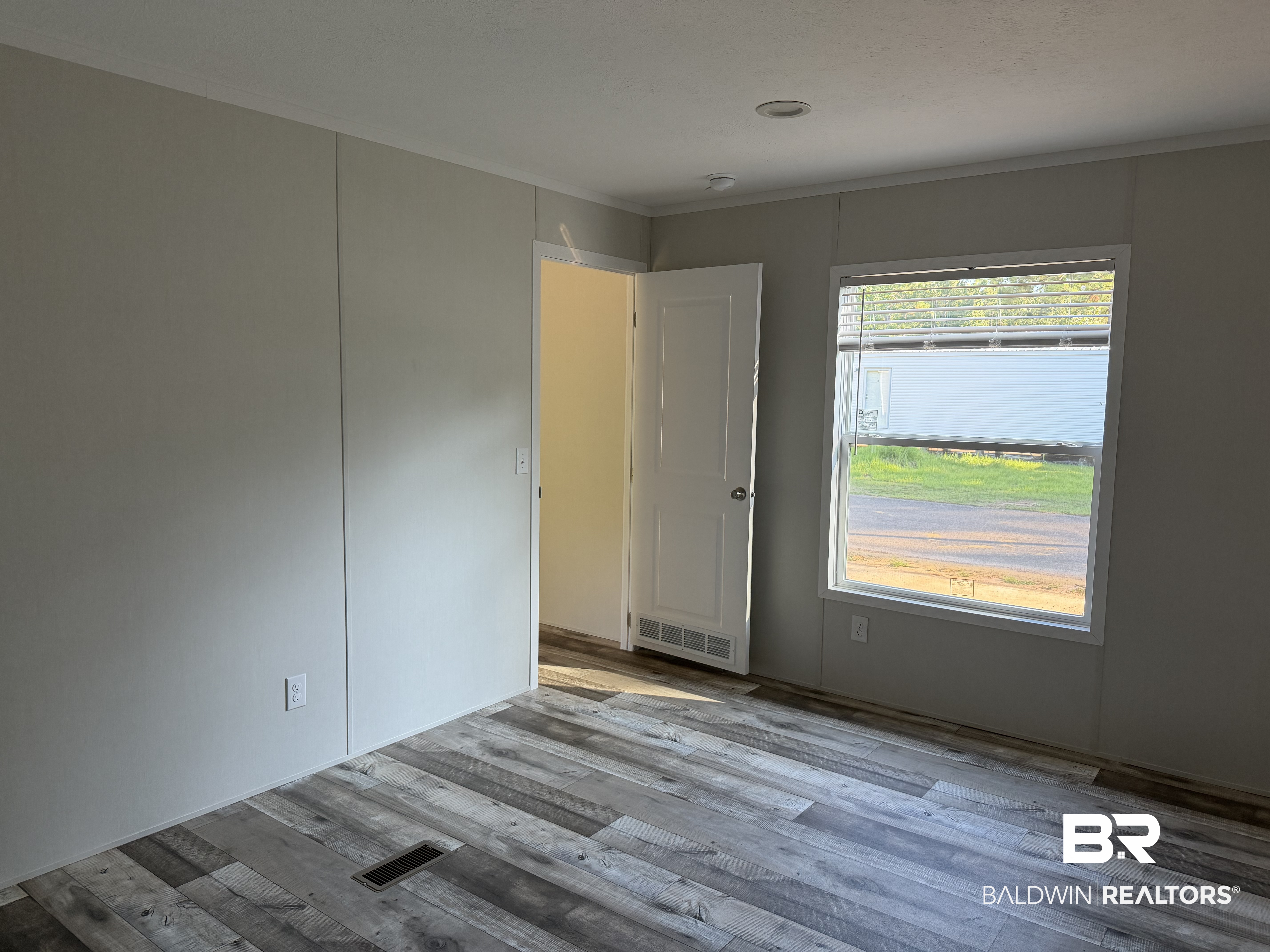 8130 Tanner Williams Road, Unit 85 Mobile, AL 36608 - Photo 5 of 17 Gallery Image 5