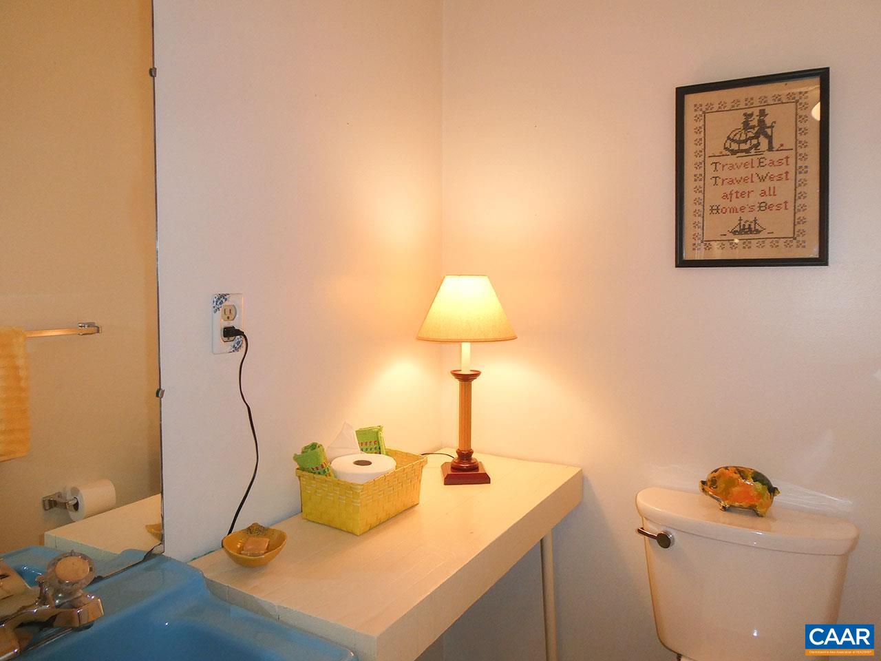1502 Trailridge Road Charlottesville, VA 22903 - Photo 15 of 42 Powder Room