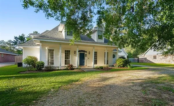 $525,000 | 67 North Dogwood Drive, Covington, LA 70433