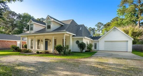 $525,000 | 67 North Dogwood Drive, Covington, LA 70433