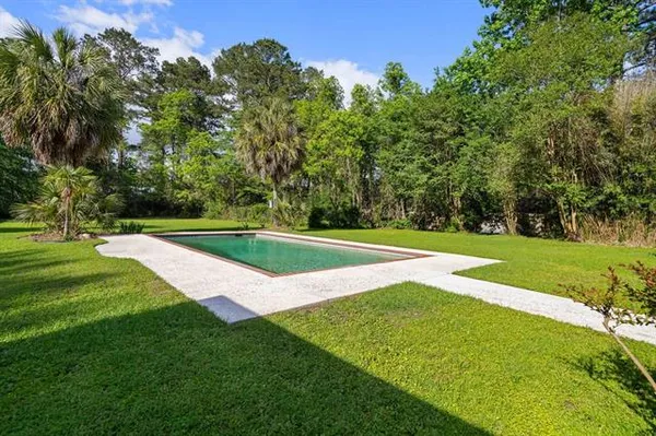 $525,000 | 67 North Dogwood Drive, Covington, LA 70433