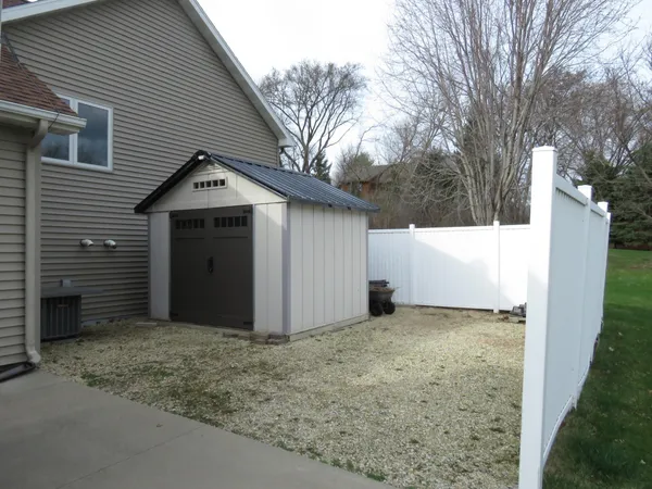 $424,900 | 924 Balsam Court Northeast, Pine Island, MN 55963