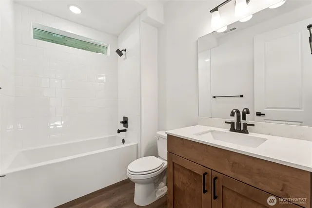 $999,990 | 15814 210th Avenue East, Unit 310, Bonney Lake, WA 98391