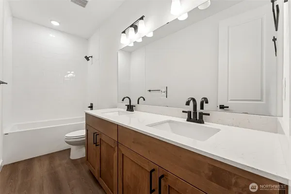 $999,990 | 15814 210th Avenue East, Unit 310, Bonney Lake, WA 98391