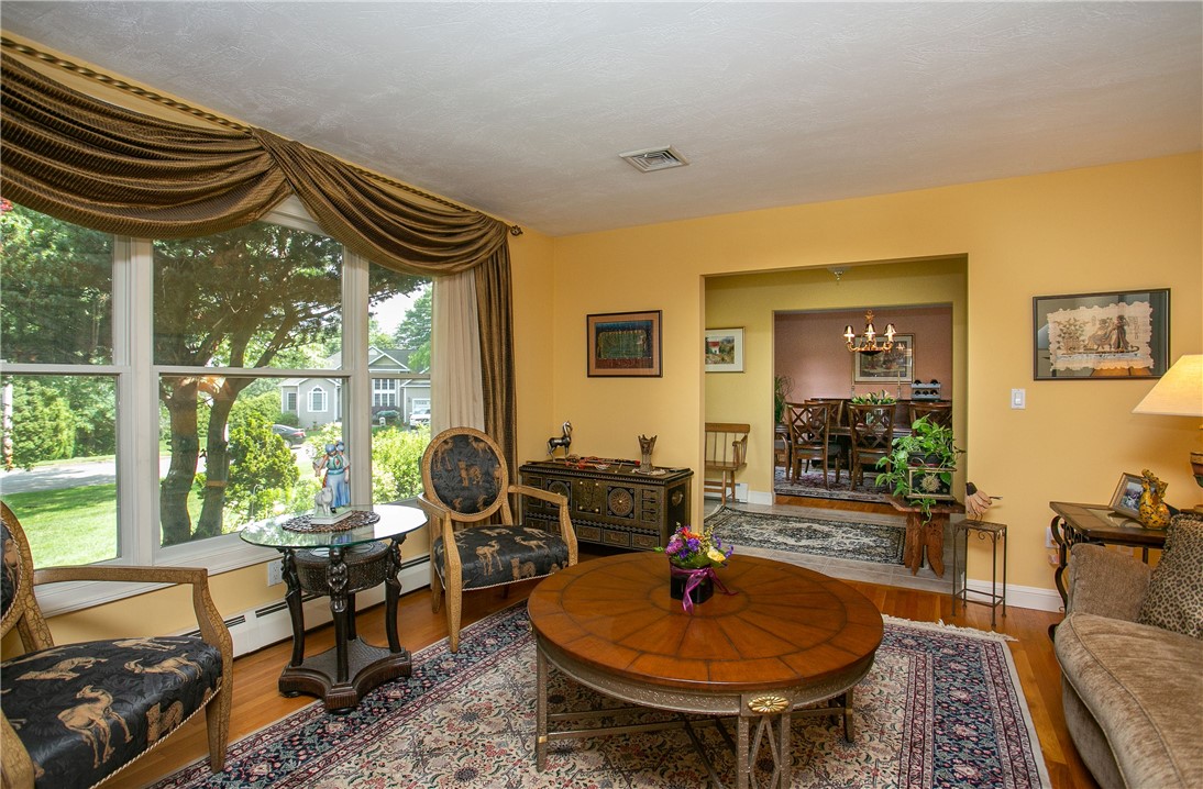 155 Council Rock Road Cranston, RI 02921 - Photo 11 of 30 Living Room