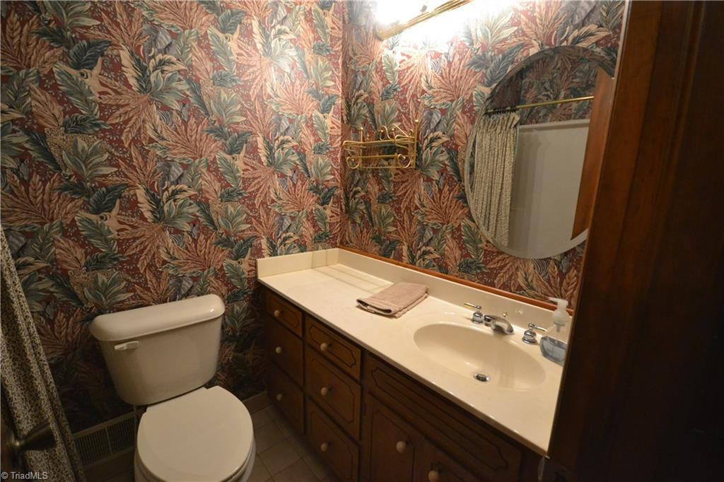 513 Pinewood Road Asheboro, NC 27205 - Photo 14 of 27 Gallery Image 14