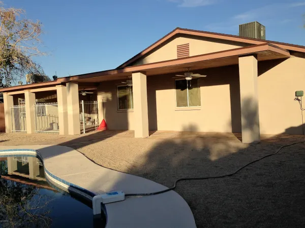$2,550 | 14818 North 38th Street, Phoenix, AZ 85032