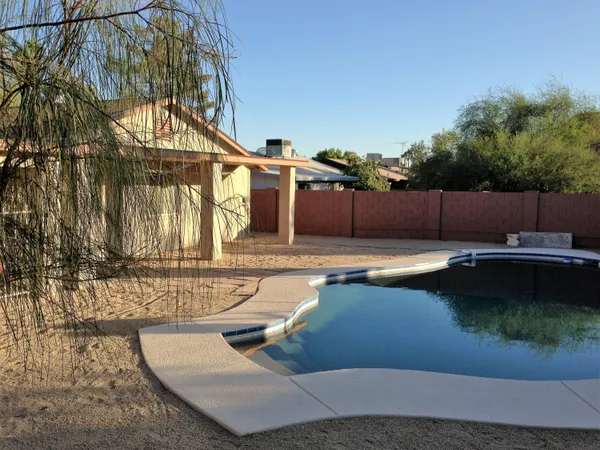 $2,550 | 14818 North 38th Street, Phoenix, AZ 85032