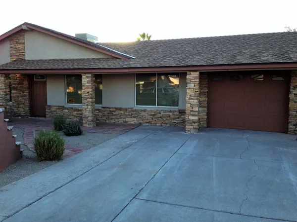 $2,600 | 14818 North 38th Street, Phoenix, AZ 85032