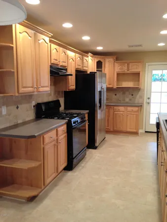 $2,550 | 14818 North 38th Street, Phoenix, AZ 85032