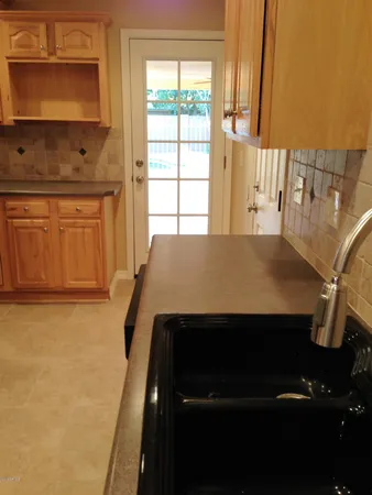 $2,600 | 14818 North 38th Street, Phoenix, AZ 85032