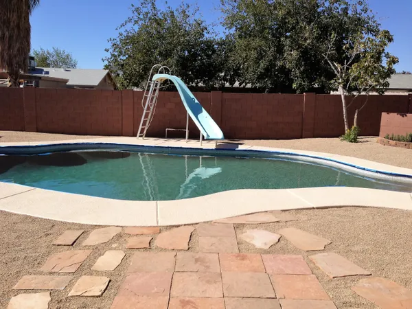 $2,550 | 14818 North 38th Street, Phoenix, AZ 85032