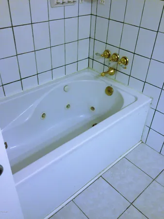 $2,600 | 14818 North 38th Street, Phoenix, AZ 85032