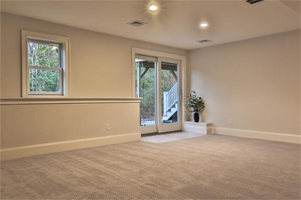 25 Robinson Road Lexington, MA 02420 - Photo 22 of 29 an empty room with windows