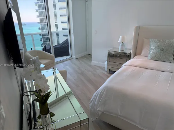 $9,350 | 15901 Collins Avenue, Unit 3907, Sunny Isles Beach, FL 33160