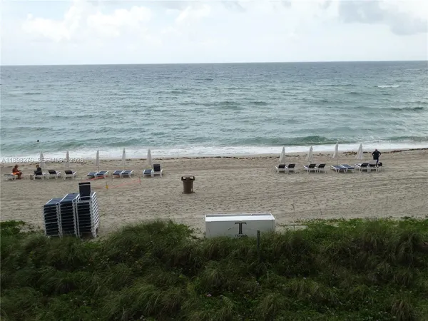 $9,350 | 15901 Collins Avenue, Unit 3907, Sunny Isles Beach, FL 33160