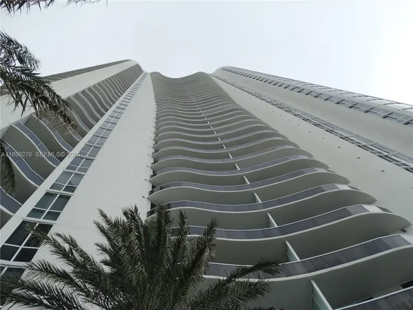 $9,350 | 15901 Collins Avenue, Unit 3907, Sunny Isles Beach, FL 33160