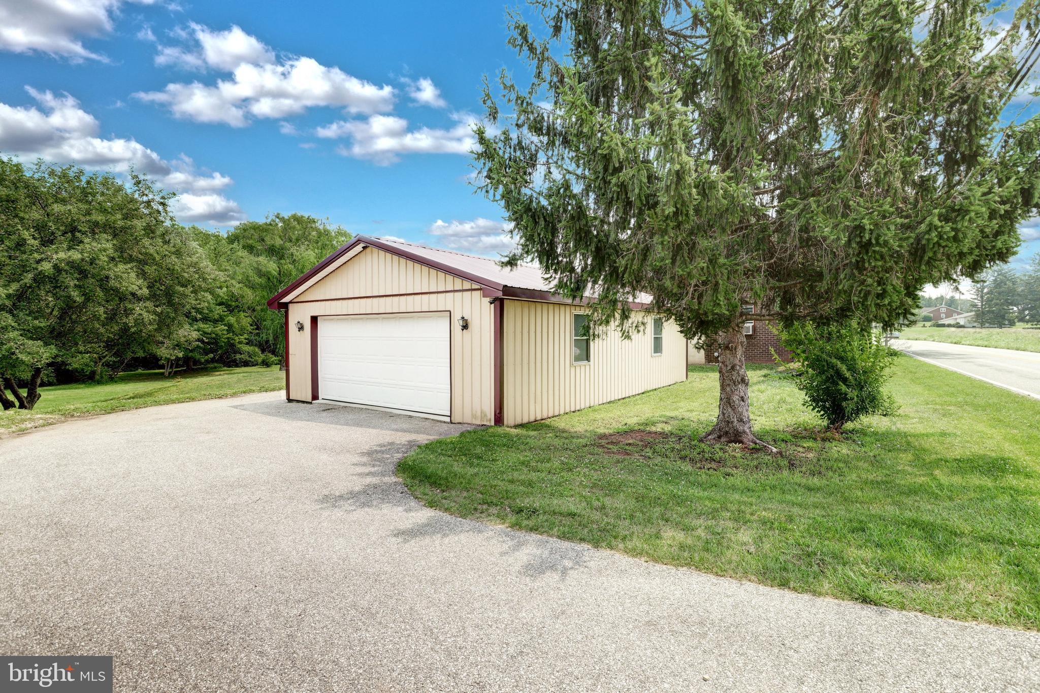 2380 Baker Road York, PA 17408 - Photo 25 of 51 Gallery Image 25