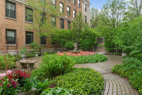 $800,000 | 3740 North Lake Shore Drive, Unit 5A, Chicago, IL 60613