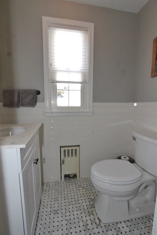9 Ardmore Road Worcester, MA 01609 - Photo 12 of 30 Gallery Image 12