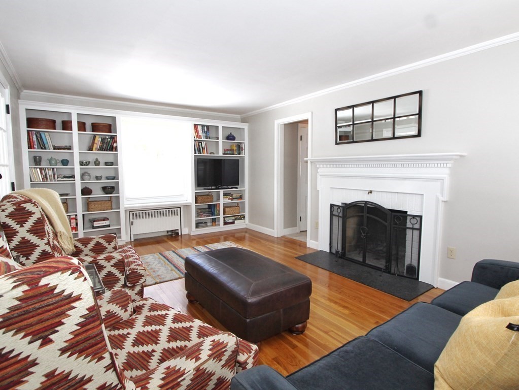 9 Ardmore Road Worcester, MA 01609 - Photo 2 of 30 Gallery Image 2
