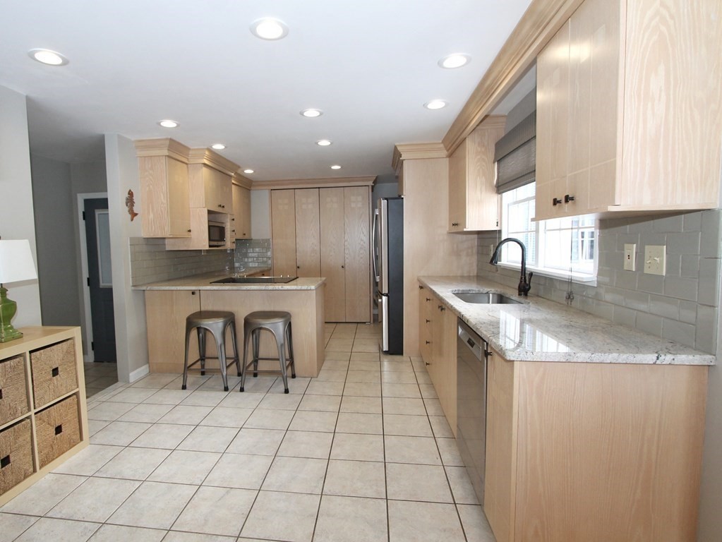 9 Ardmore Road Worcester, MA 01609 - Photo 9 of 30 Gallery Image 9