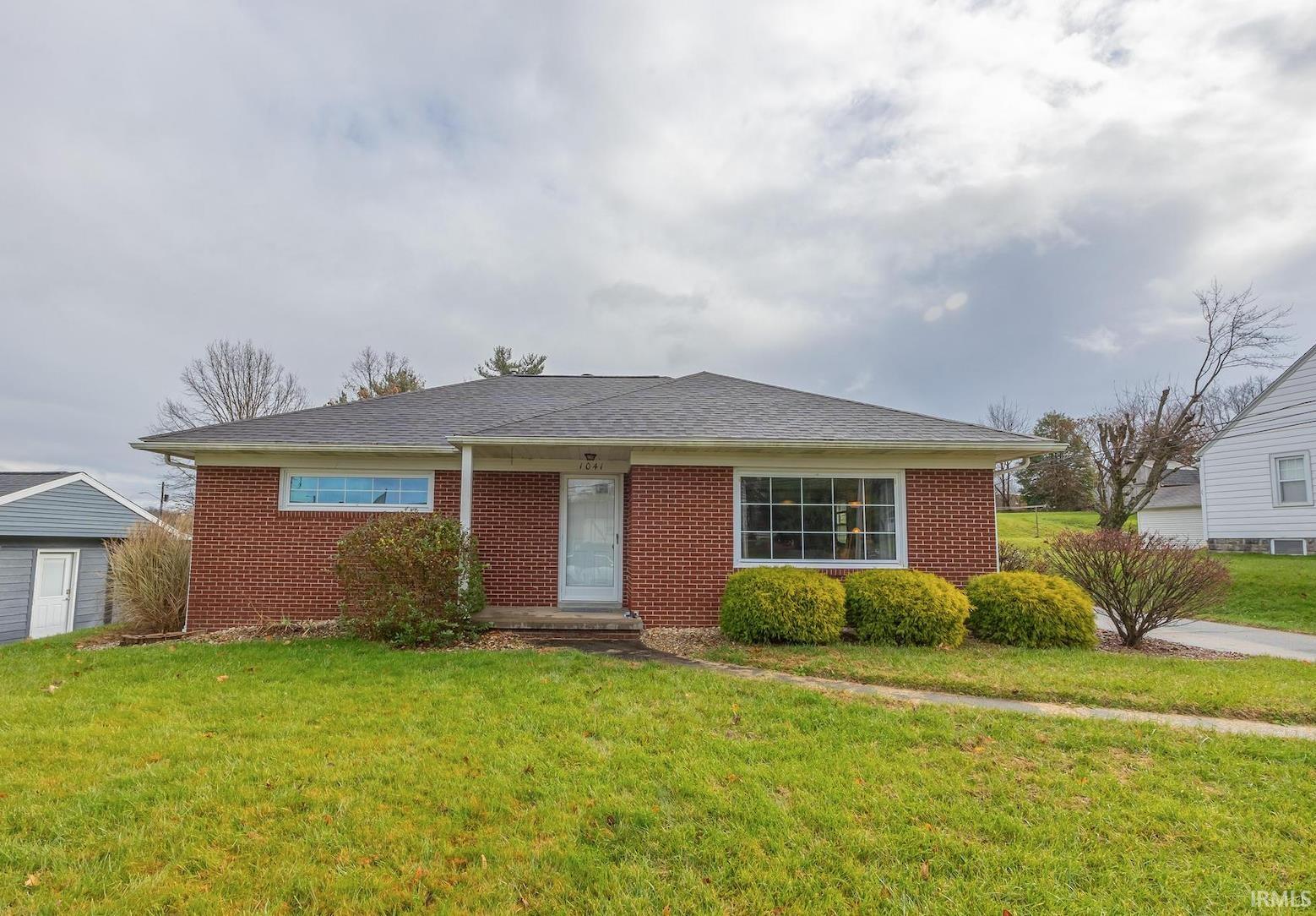 1041 Justin Street Jasper, IN 47546 - Photo 2 of 26