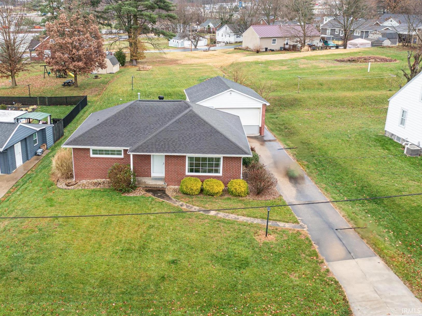 1041 Justin Street Jasper, IN 47546 - Photo 3 of 26