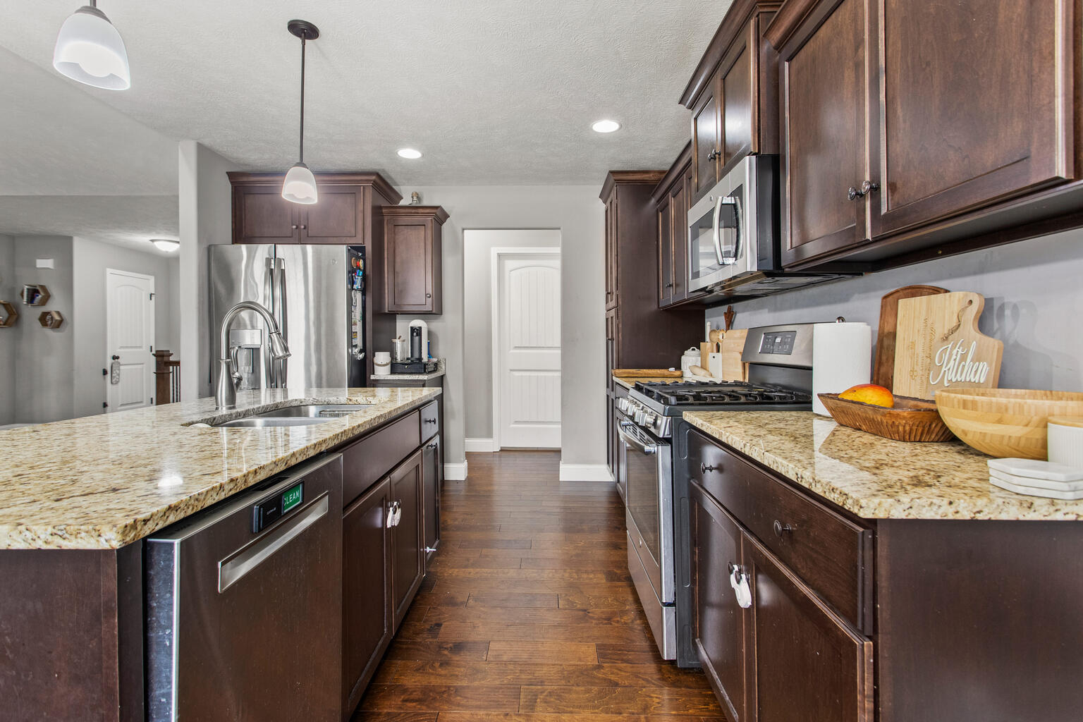 2004 Rylan Road Mahomet, IL 61853 - Photo 14 of 33