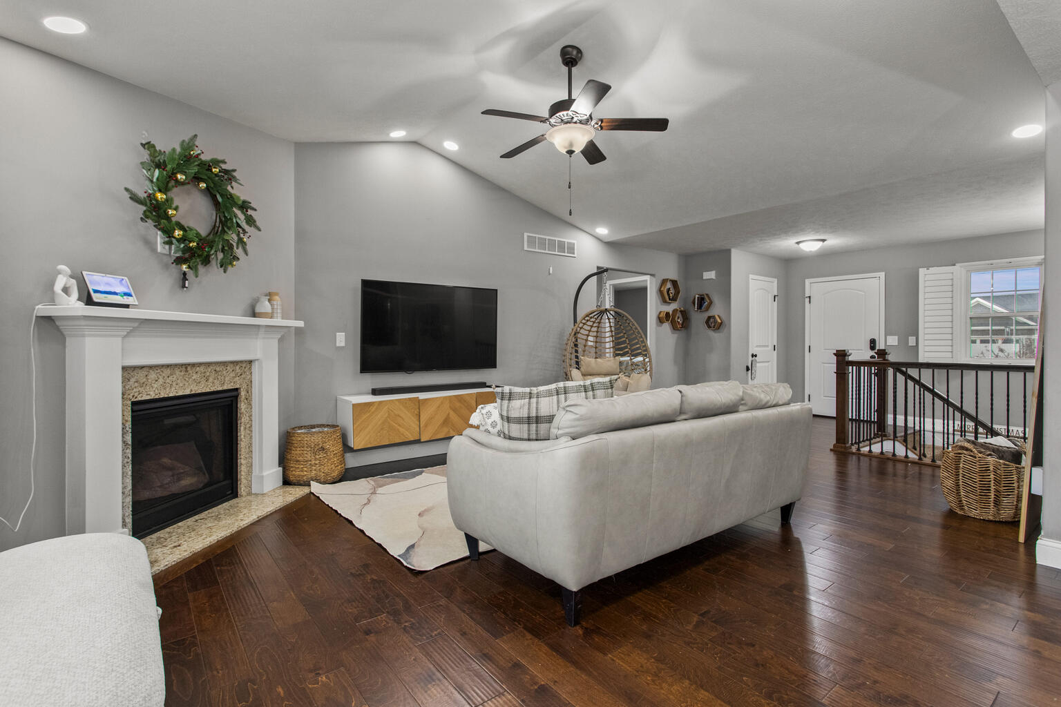 2004 Rylan Road Mahomet, IL 61853 - Photo 7 of 33