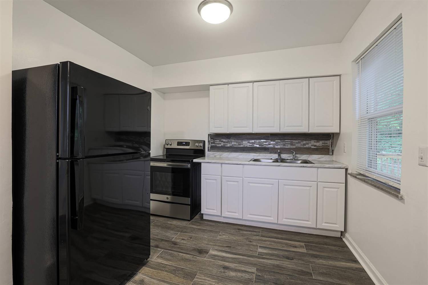 8061 Daly Road Cincinnati, OH 45224 - Photo 7 of 29