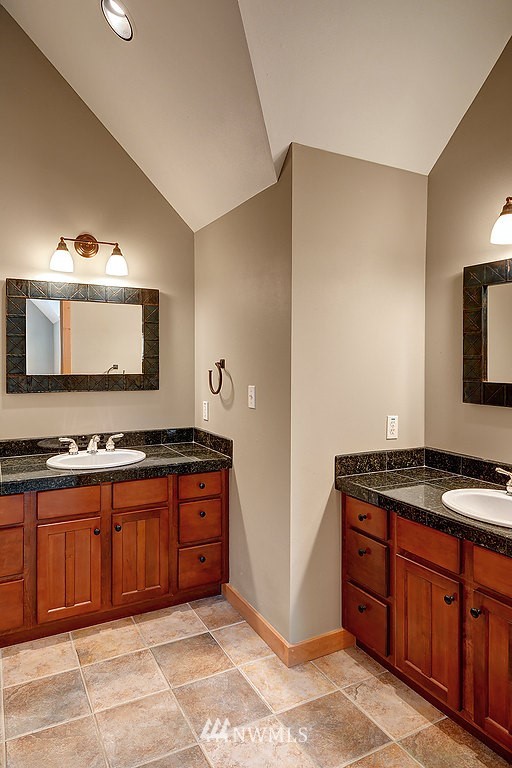 8801 Northeast Spargur Loop Road Bainbridge Island, WA 98110 - Photo 17 of 25 Gallery Image 17