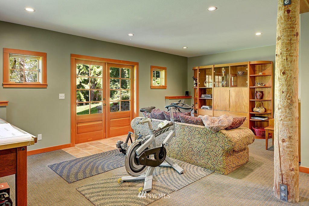8801 Northeast Spargur Loop Road Bainbridge Island, WA 98110 - Photo 20 of 25 Gallery Image 20
