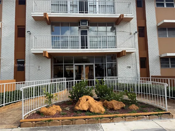 $185,000 | 3881 West Flagler Street, Unit 319, Miami, FL 33134