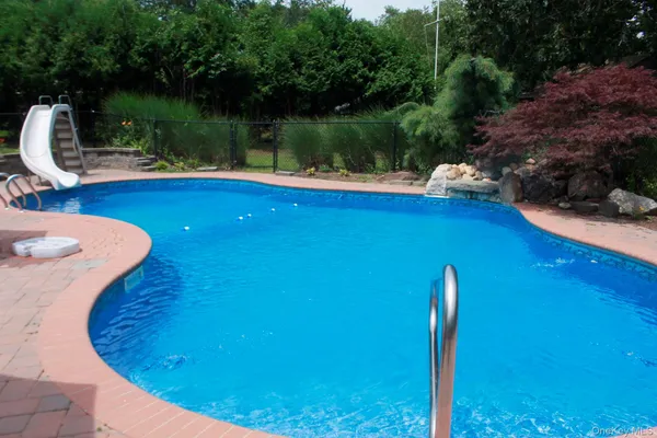 $10,000 | 144 Manor Lane, Riverhead, NY 11901