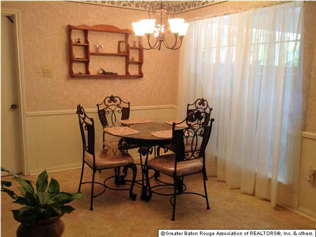 2851 Woodland Ridge Boulevard Baton Rouge, LA 70816 - Photo 2 of 20 Gallery Image 2