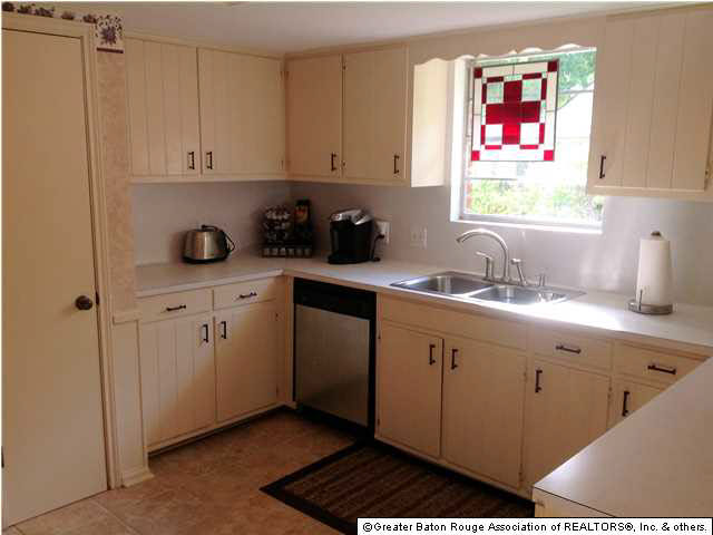 2851 Woodland Ridge Boulevard Baton Rouge, LA 70816 - Photo 3 of 20 Gallery Image 3