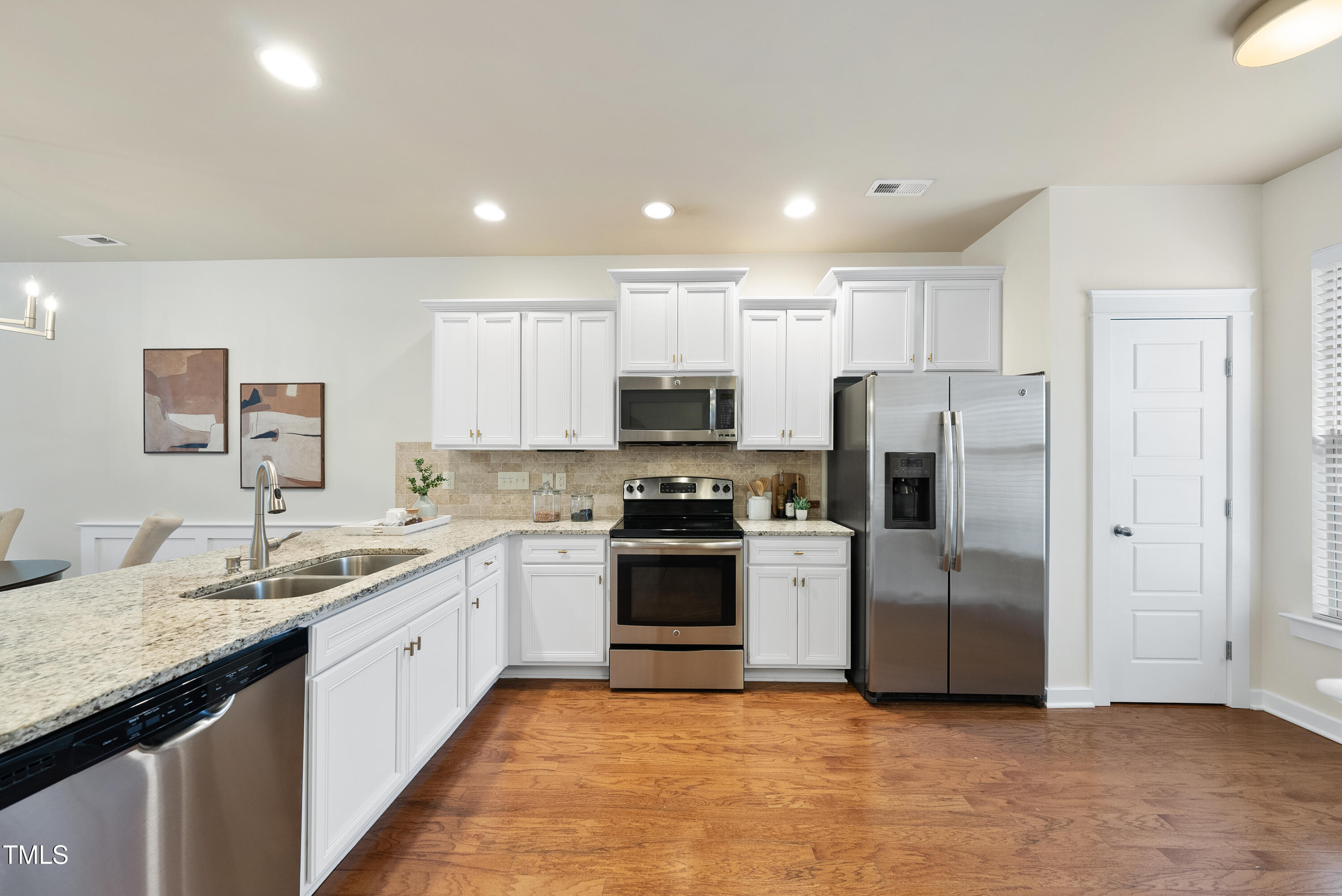 6422 Swatner Drive Raleigh, NC 27612 - Photo 9 of 32 DSC03634
