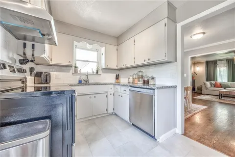 $195,000 | 1176 East 77th Terrace, Kansas City, MO 64131