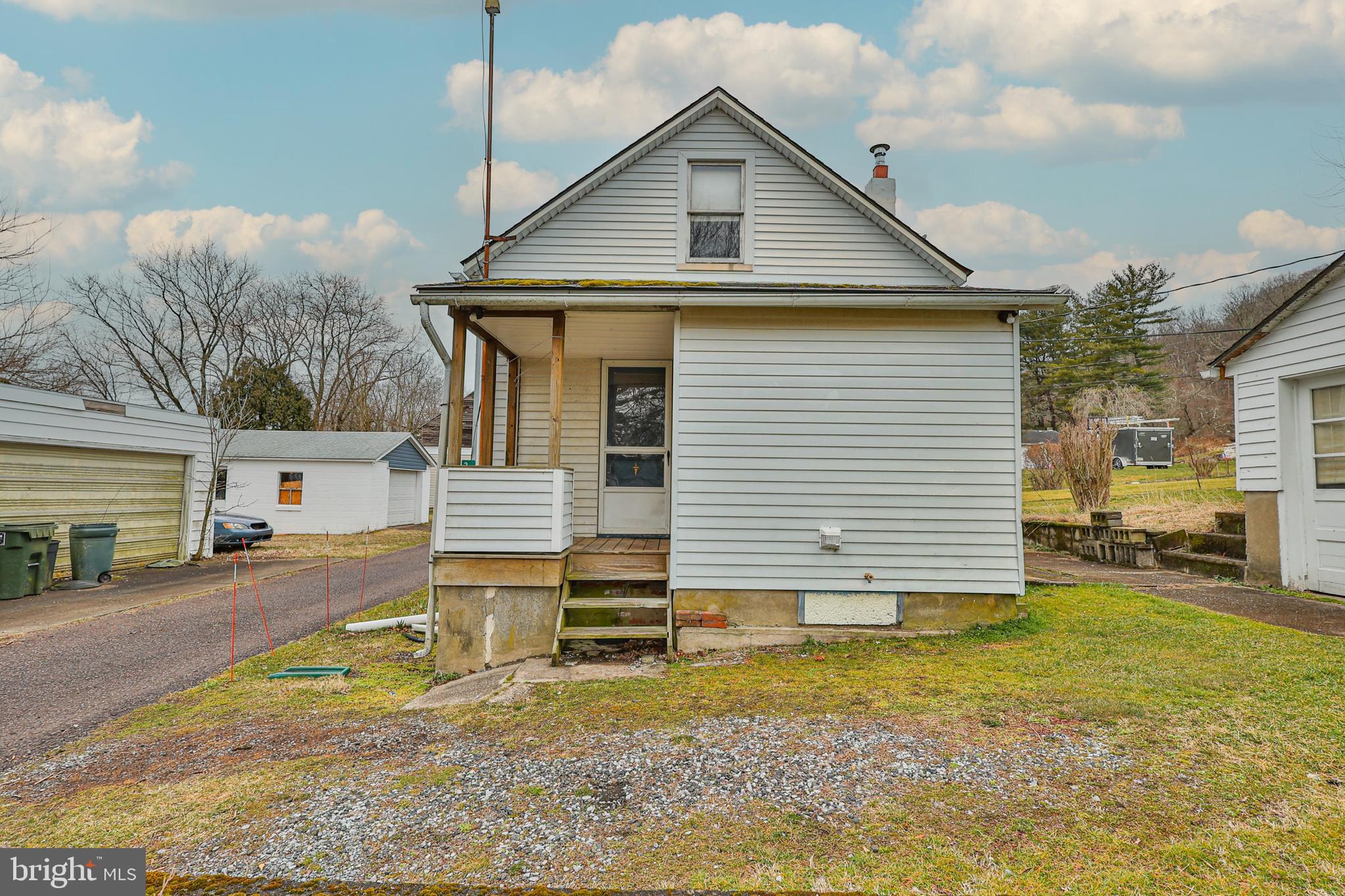 3061 Blacksmith Way Hellertown, PA 18055 - Photo 2 of 37