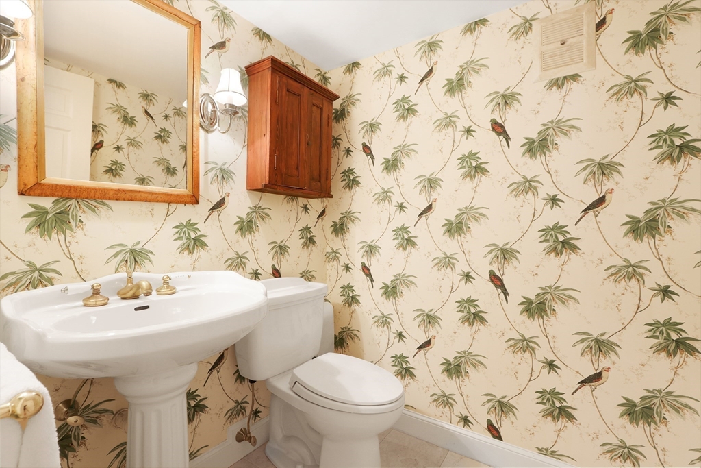 42 Edmunds Road Wellesley, MA 02481 - Photo 16 of 42