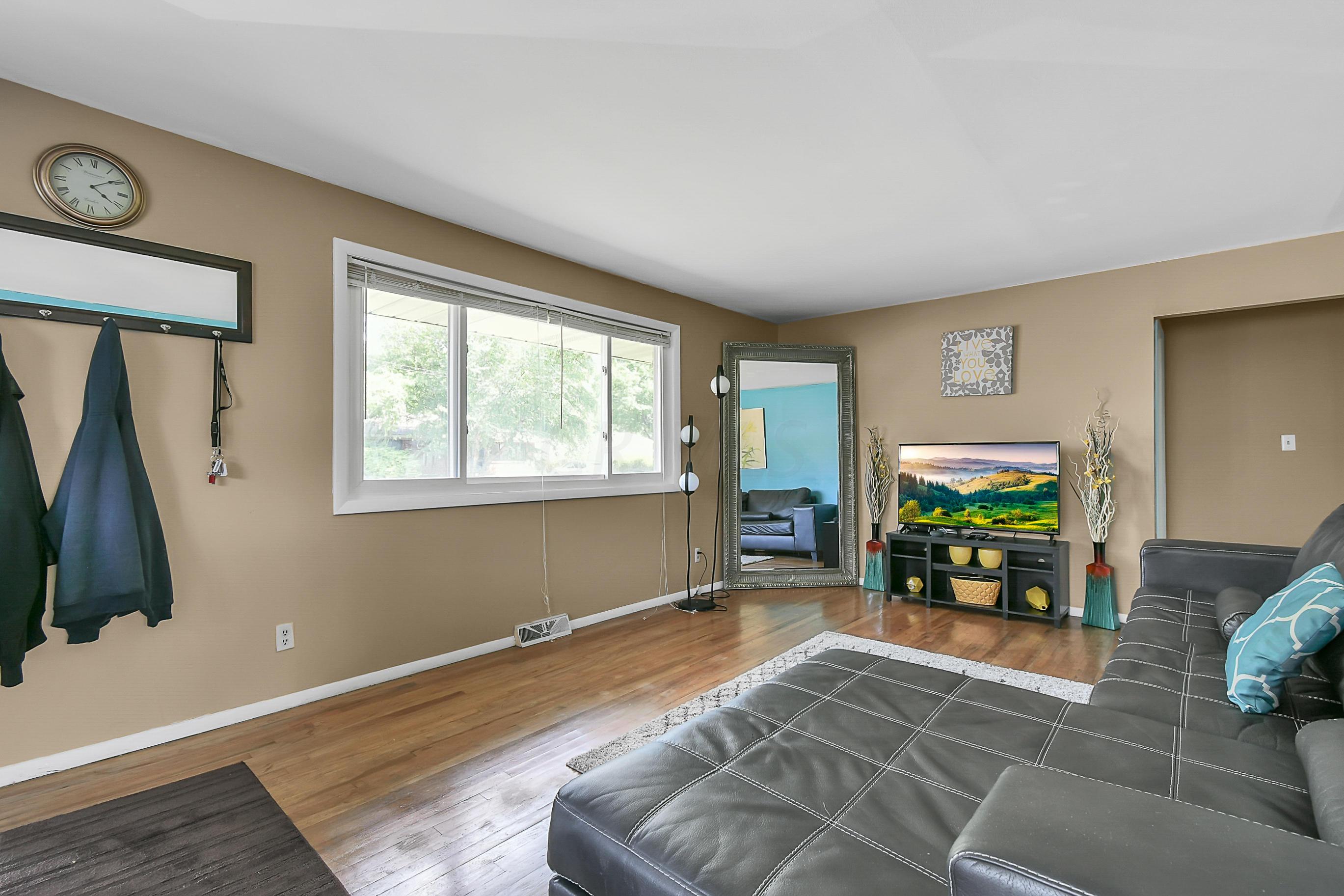 1553 Picard Road Columbus, OH 43227 - Photo 3 of 22 Gallery Image 3