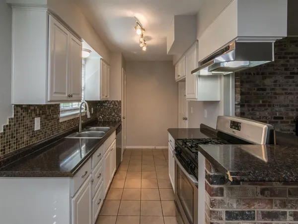 $2,125 | 4225 Hillsdale Lane, Garland, TX 75042