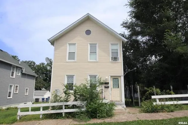 $95,000 | 428 7th Street, Moline, IL 61265