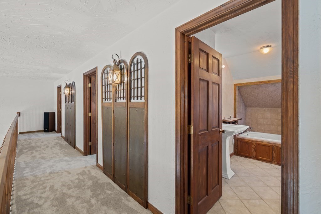 8 Heather Hill Road Acton, MA 01720 - Photo 18 of 35 Gallery Image 18